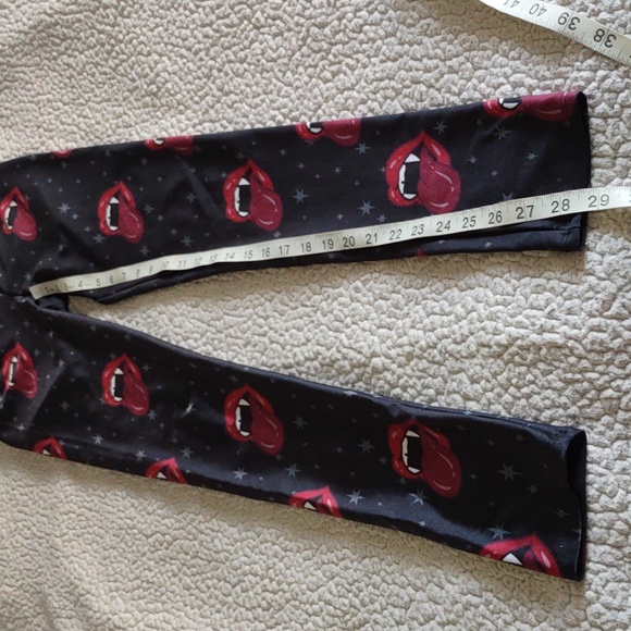 Goldsheep XS Vampire Lip Star Print Leggings - Picture 7 of 14